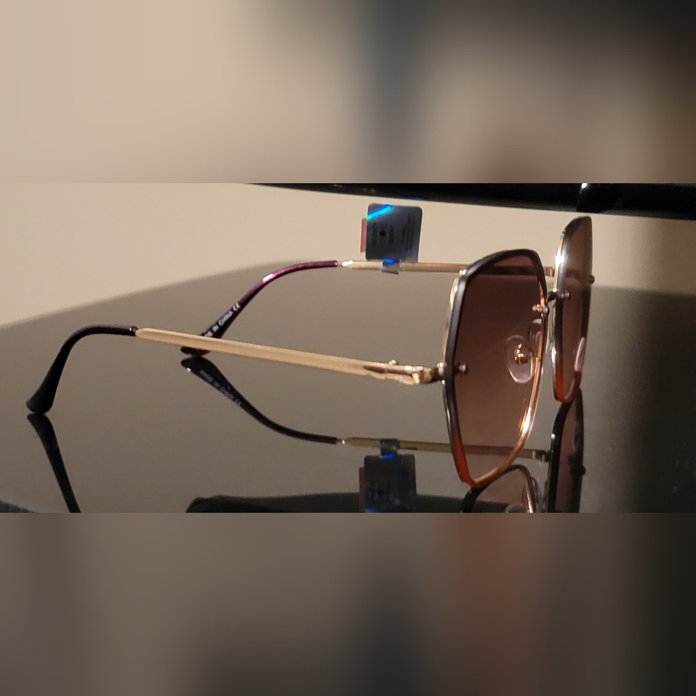 RSQ Gold Frame Sunglasses with Brown Gradient Lenses - Picture 3 of 3